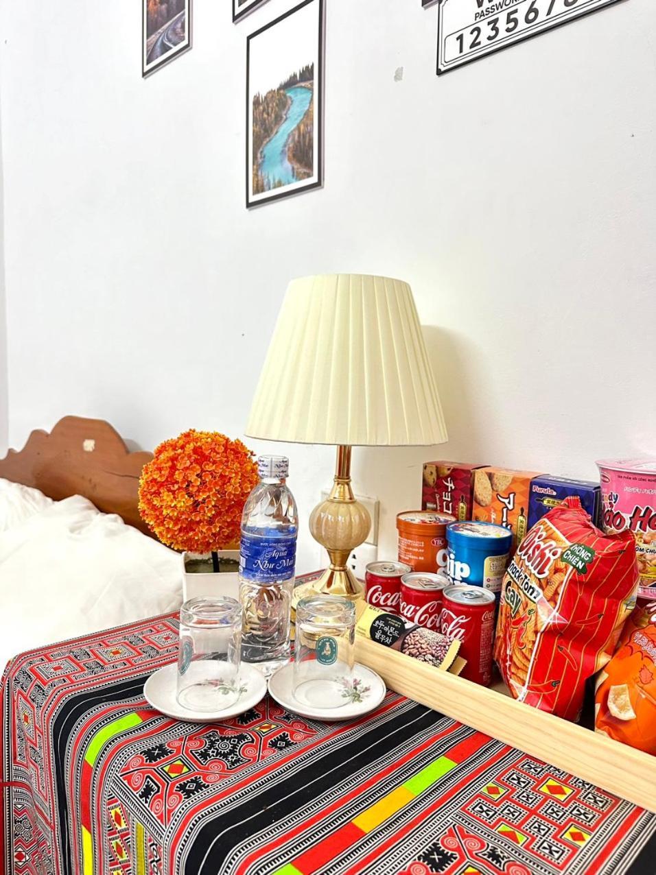 Huong Thao Hostel & Tours Дьенбьенфу Экстерьер фото